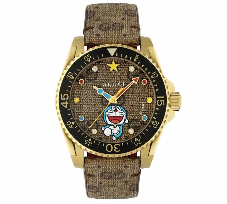 時計 204,000円。©Fujiko-Pro