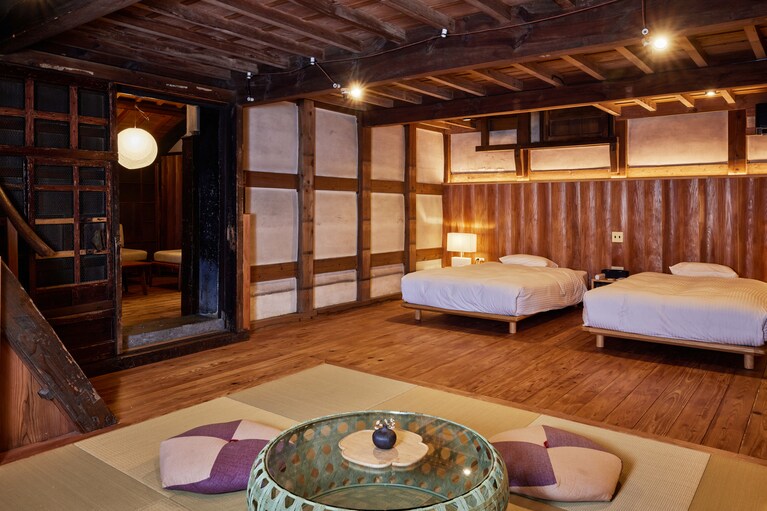 室内は、歴史とモダンさが両立している。