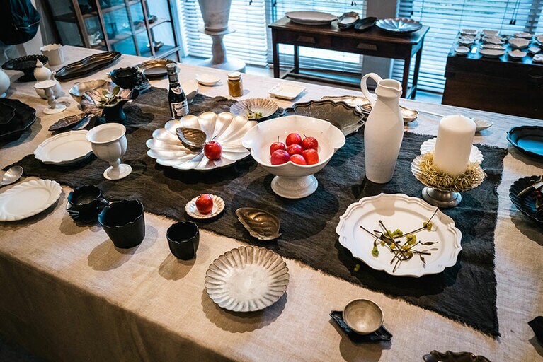 「ギャラリー皿山」では、臼杵焼の器の購入もできる。