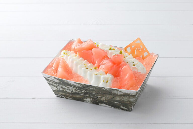 「桃のティラミス」L 1,620円／ティラミス スペシャリテ シーキューブ