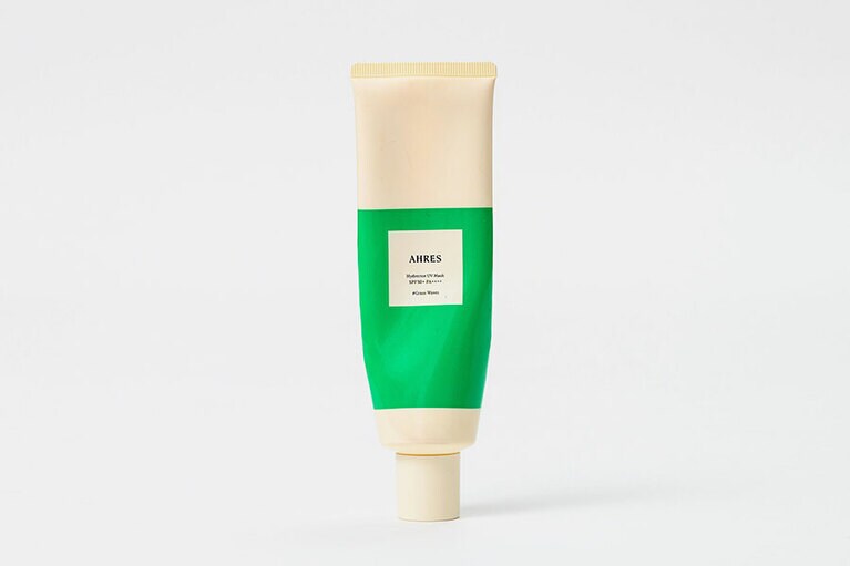 「ハイドレクターUVマスク」。みずみずしさを仕込める。