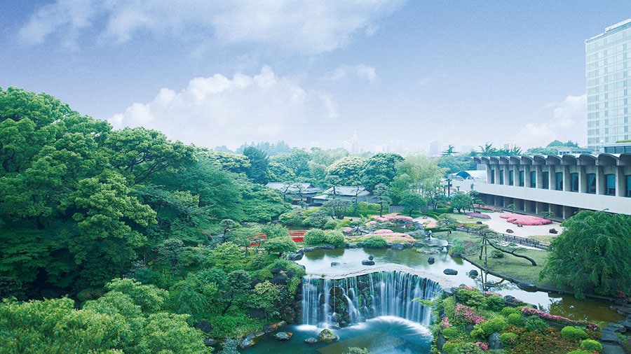 壮大な日本庭園もこのホテルが用意する大きなサプライズ。