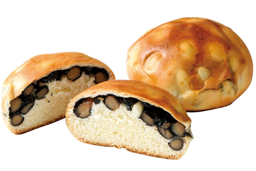 丹波黒豆パン 240円(税込)。一番人気のご当地パン。