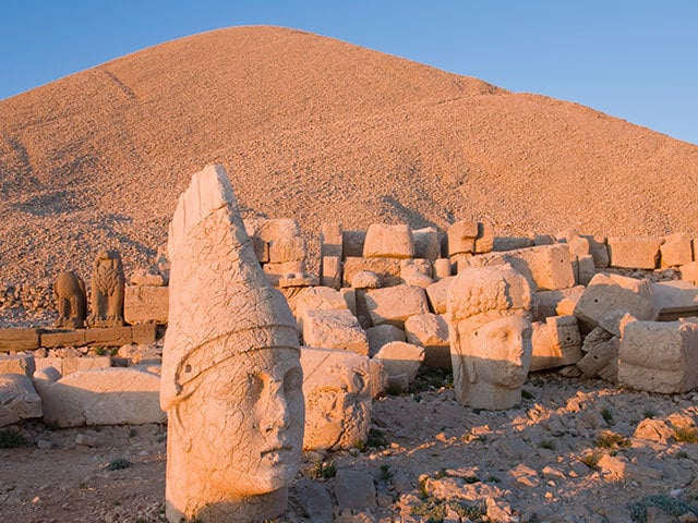 トルコ石　象嵌　極上　観音像　2985g 高さ42㎝チコオ東な7-0921⭐︎2F 巨大神像の頭部ばかりが転がる トルコの不思議な世界遺産 | 今日の絶景