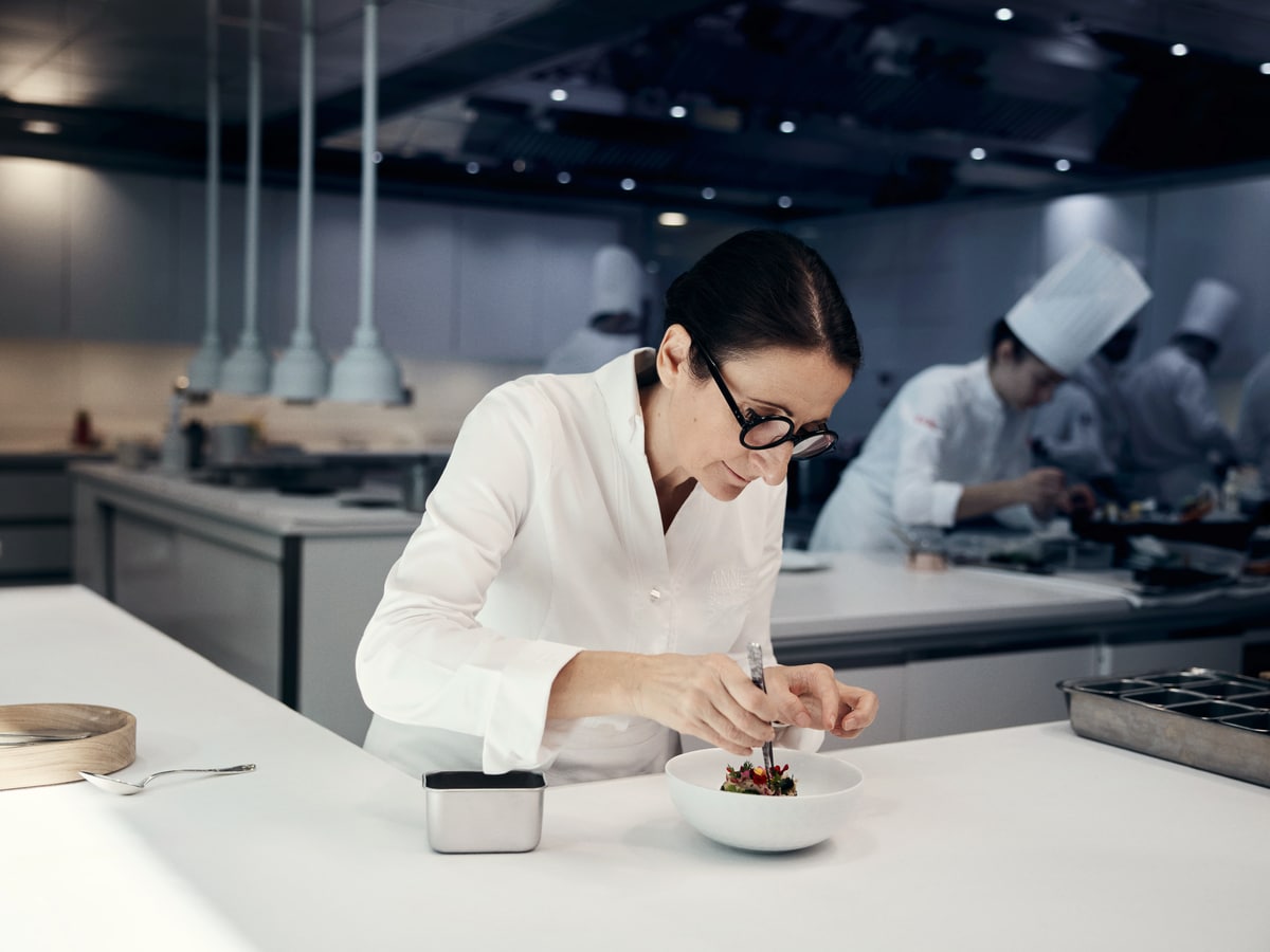 【カフェ ディオール by アンヌ＝ソフィー・ピック】隅々までメゾンの哲学を味わえるカフェが銀座に誕生 | 写真 | 2枚目