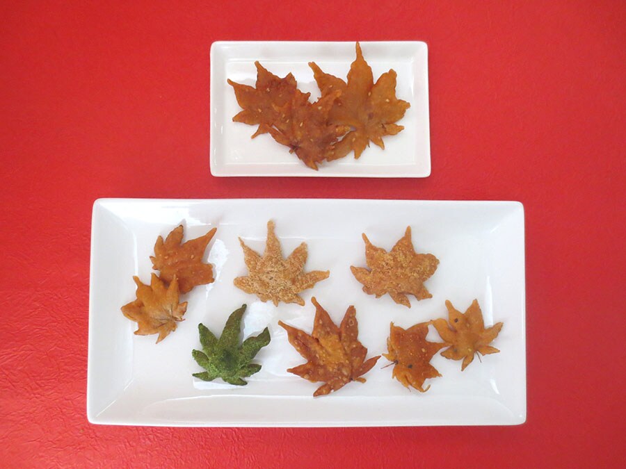 紅葉の名所・箕面の伝統菓子 もみじの天ぷらの最新バージョンは 黒糖