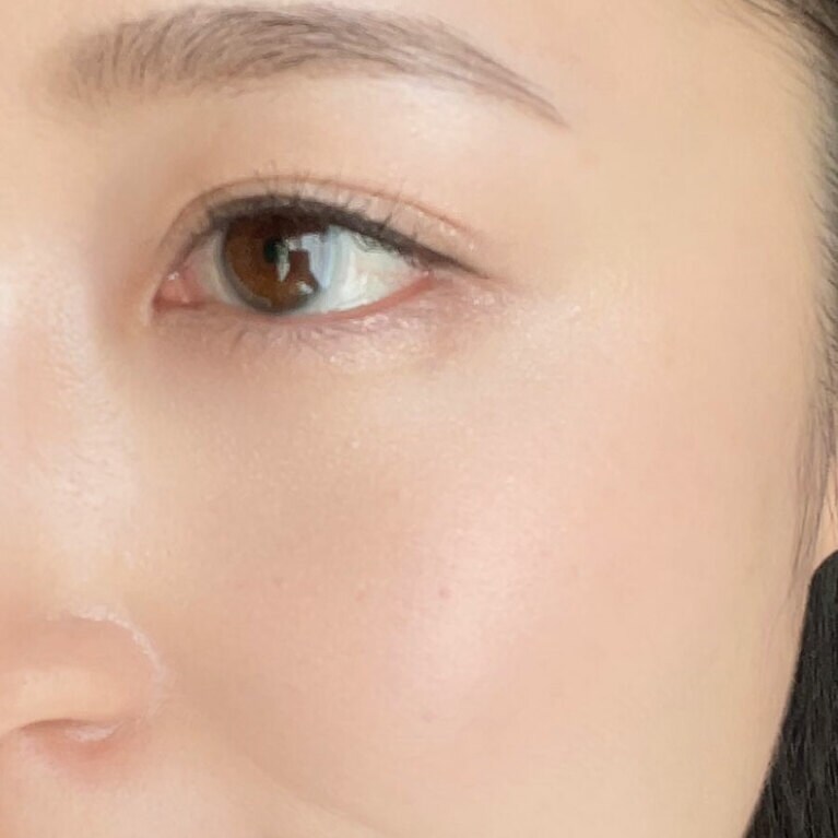 【スウォッチ】クリーム ブラッシュ 001。