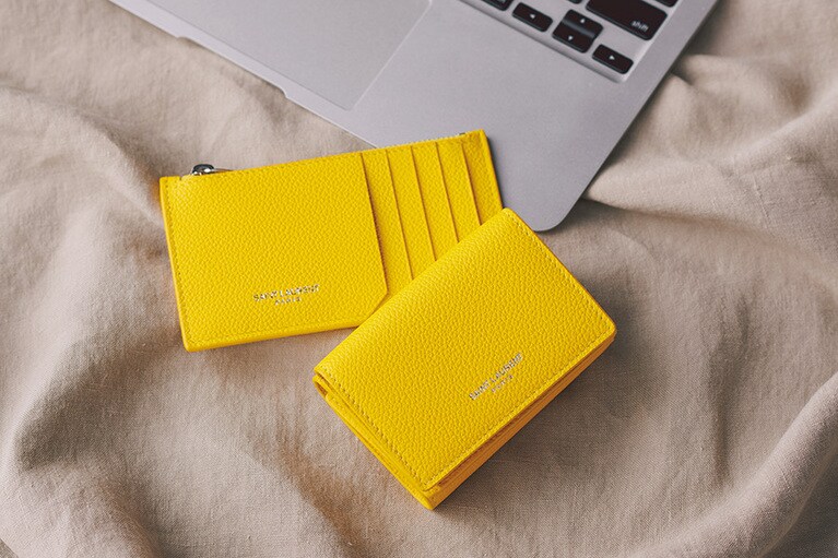 財布W9.5×H7×D3cm 42,000円、カードケースW8×H3×D0.5cm 37,000円／サンローラン バイ アンソニー・ヴァカレロ(イヴ・サンローラン)