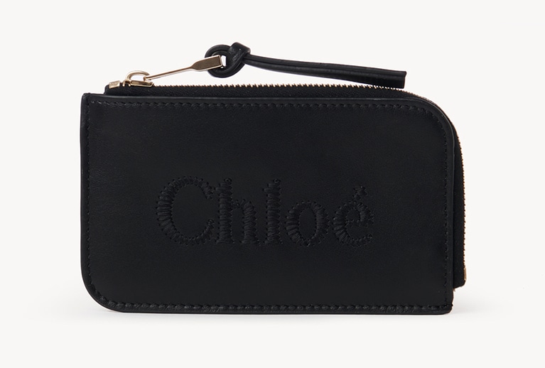 スモールパス H7.5×13.5cm 42,900円。