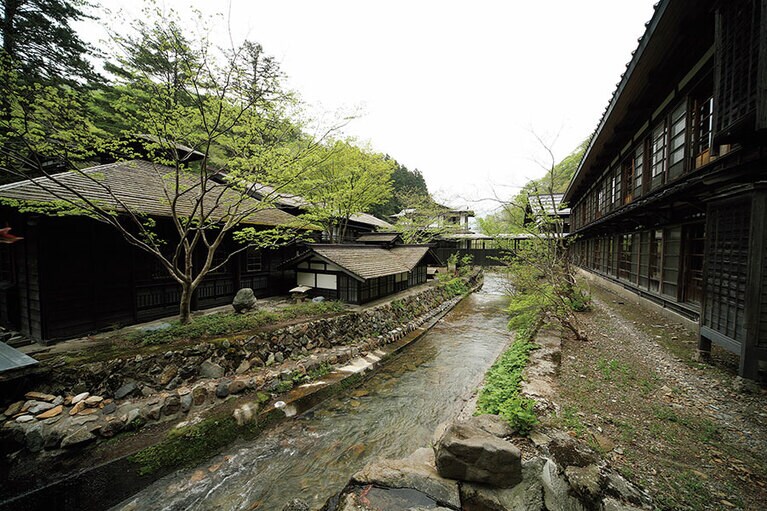 【法師温泉 長寿館】