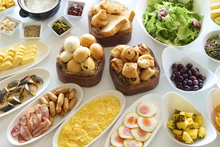 ブッフェスタイルの朝食のイメージ。現在、レストランは朝食のみの営業。今後はランチやディナーの提供もスタート予定。