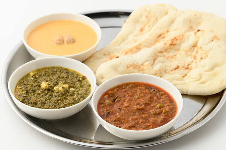 【千葉県】印度料理シタール「厳選素材の選べる3カレー＆ナンセット」。