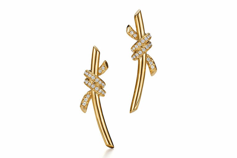 ティファニー ノット ピアス 407,000円。