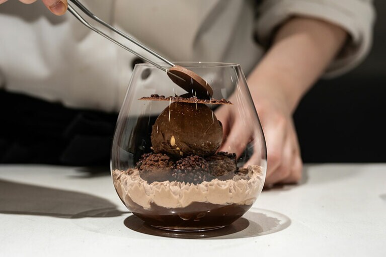 名門ショコラティエのパフェ。