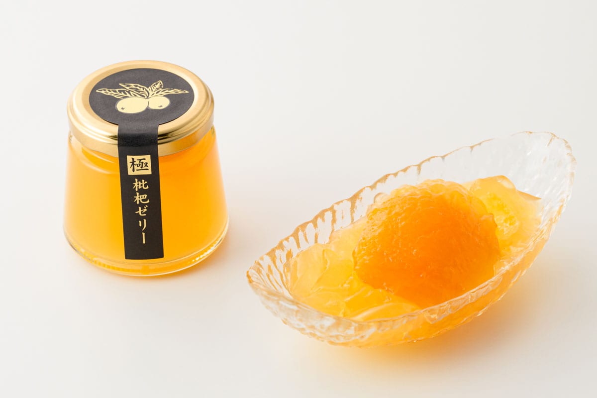 極びわゼリー 580円（120g）／道の駅とみうら 枇杷倶楽部