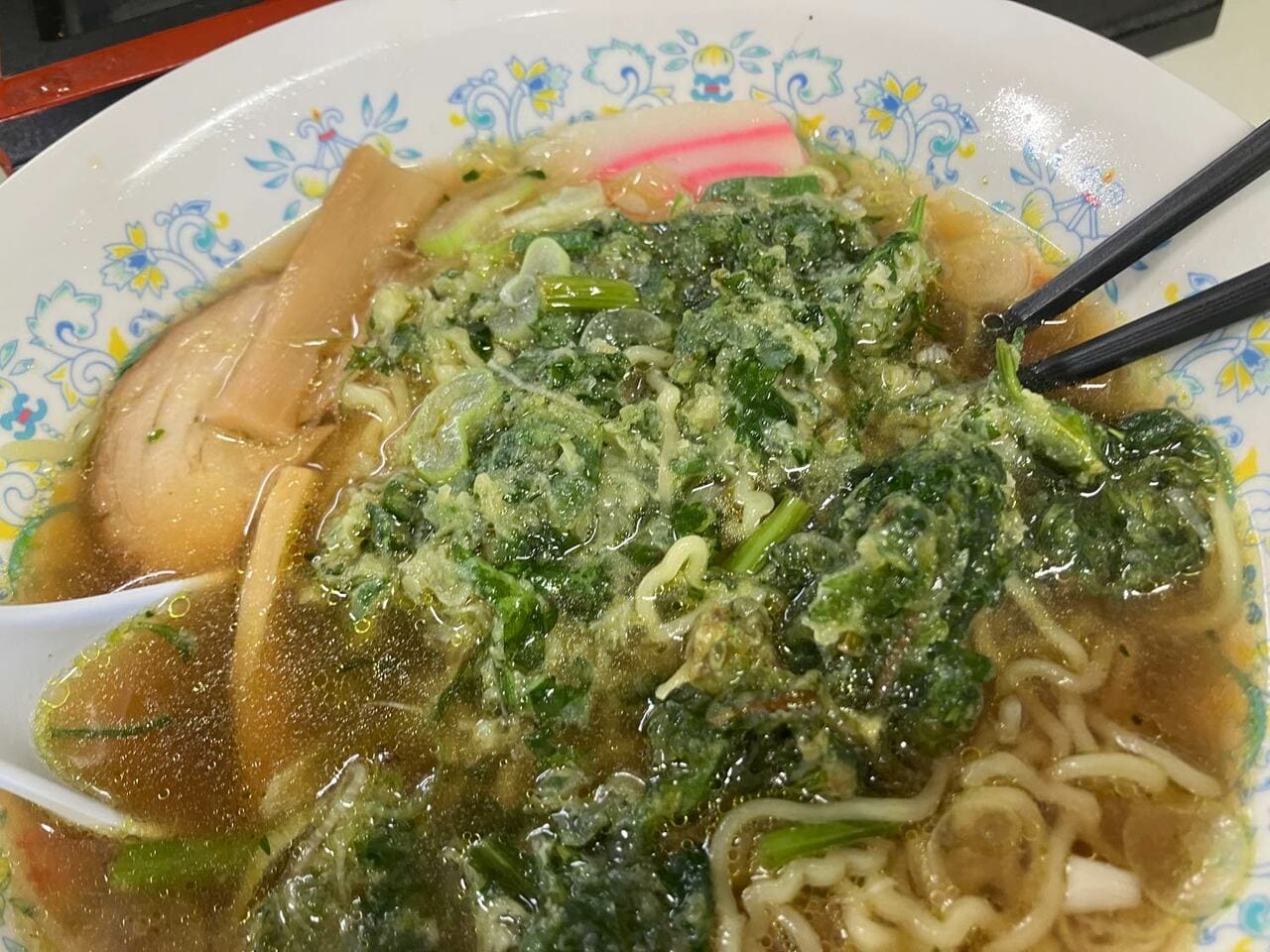 ひたひたになった「春菊天」を食べるとふるえるうまさ