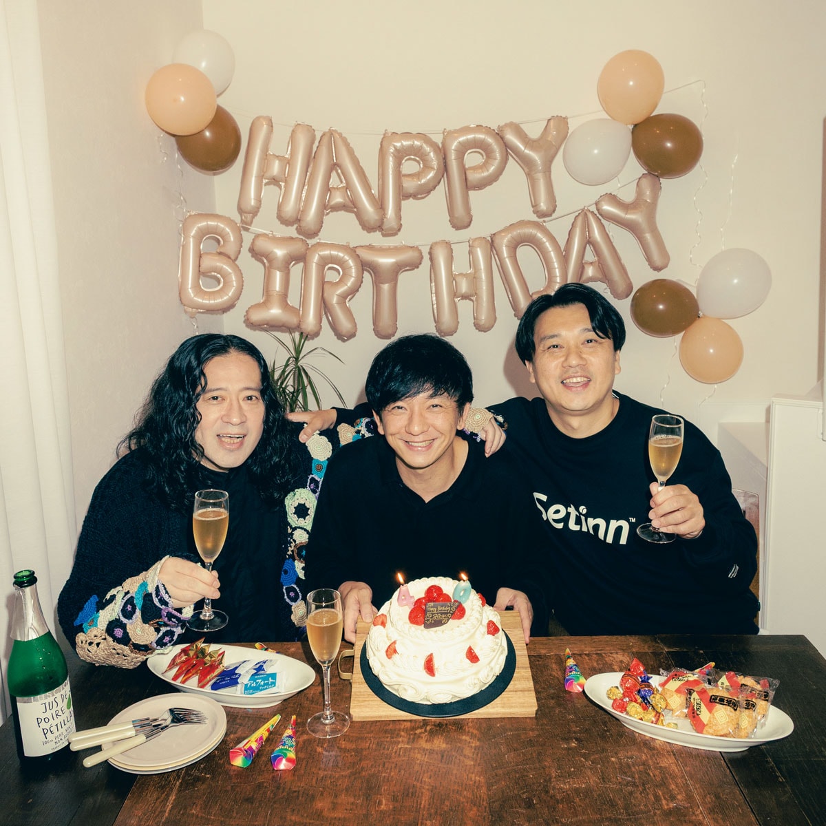 左から：又吉直樹さん（ピース）、向井 慧さん（パンサー）、児玉智洋さん（サルゴリラ）。