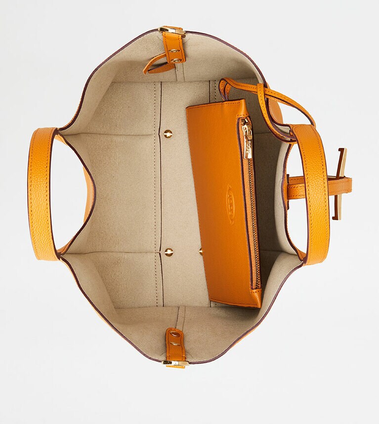 W23×H19.5×D12cm 185,900円。