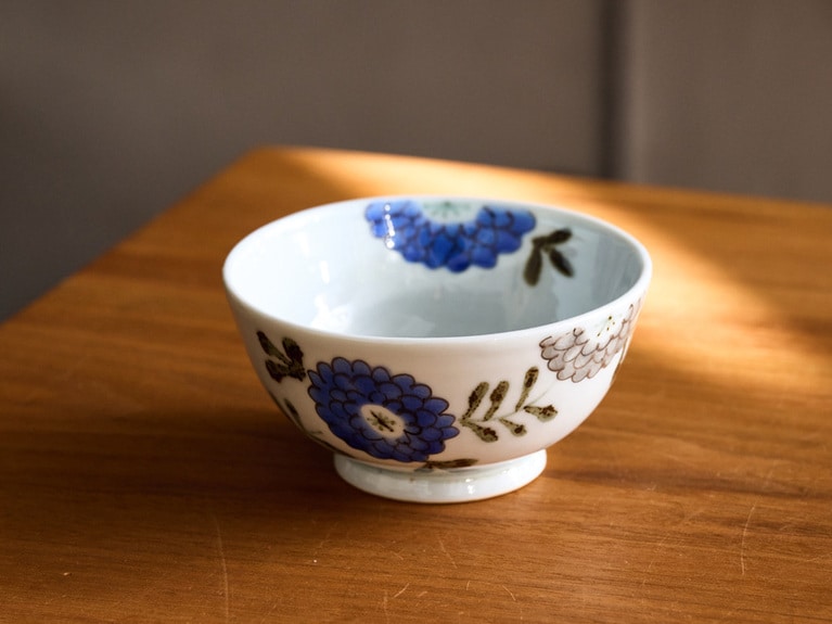 清水なお子さんの作品。ごはんを盛るにも、野菜などの和えものを盛るにもいい。