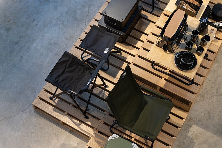 「ザ・ノース・フェイス 京丹後」で主に展開しているキャンプアイテム。都会ではなかなか一度にお目にかかれない充実したラインナップ。