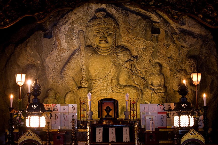 大岩山日石寺。（公社）とやま観光推進機構