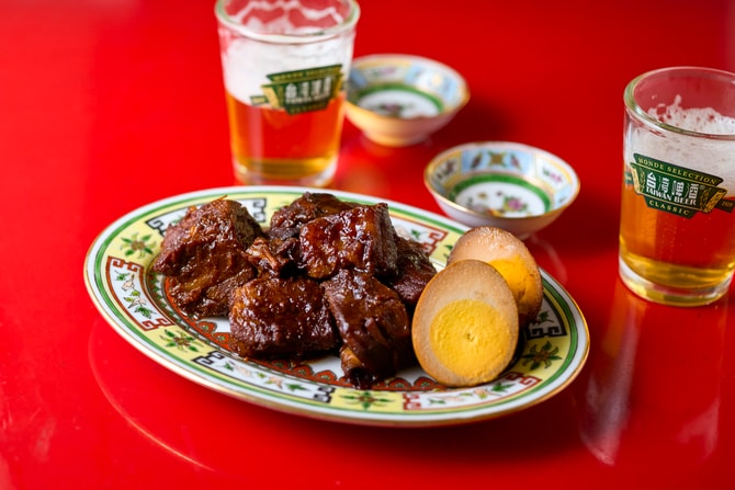 成城石井自家製 中華味噌仕立ての台湾風豚角煮 税込971円。