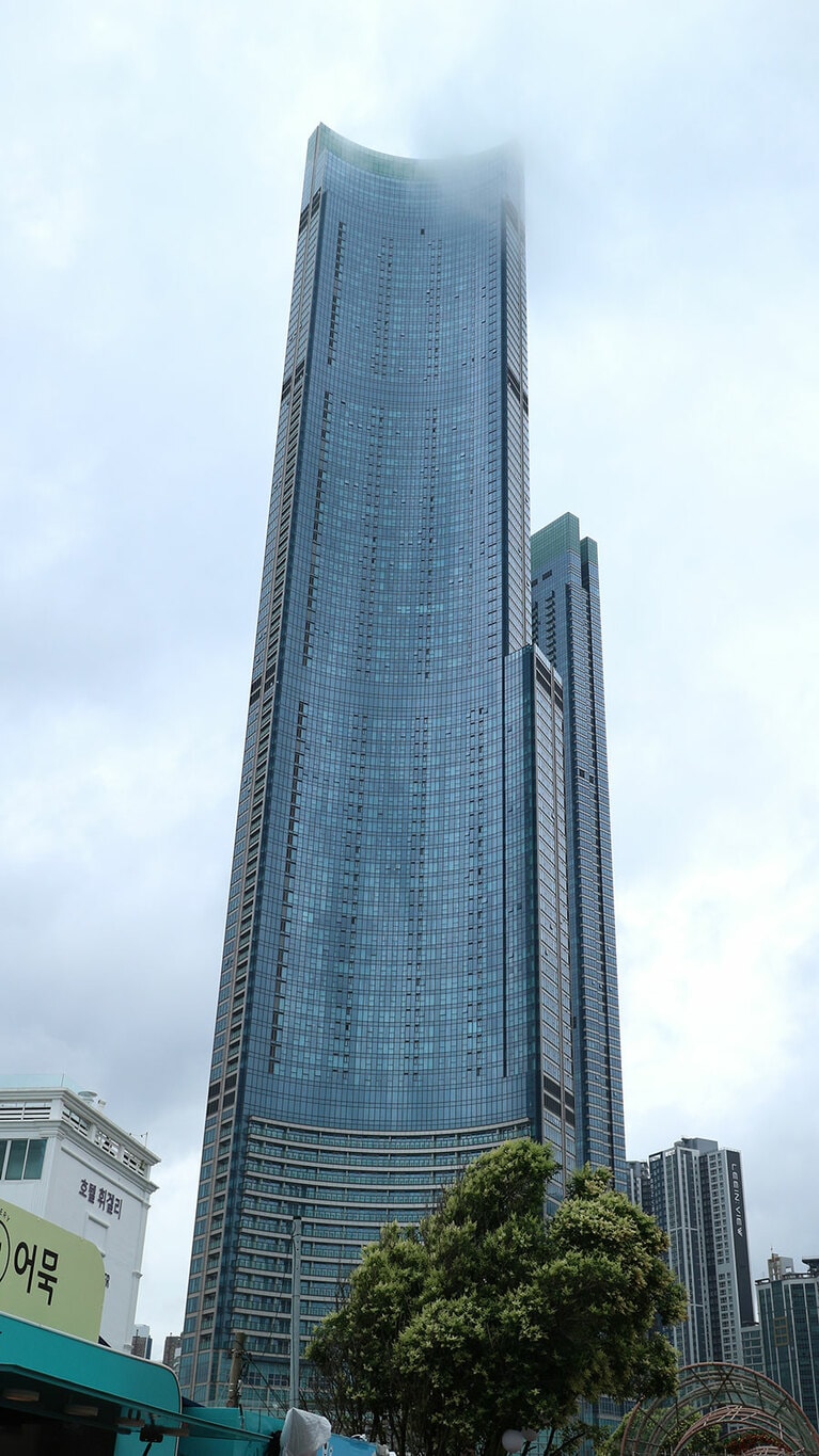 海雲台のシンボル、BUSAN X the SKY。