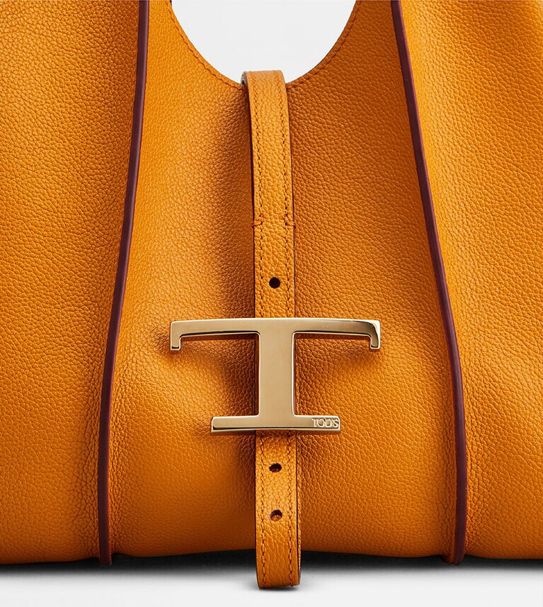 W23×H19.5×D12cm 185,900円。