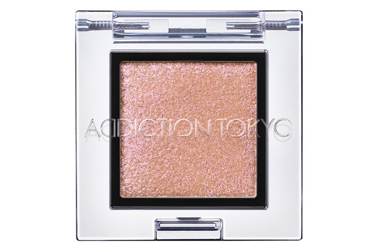 高い密着力で、まばゆい煌めきを放つ。SPARKLE 015SP GLEAMY POND 全20色 各2,000円。