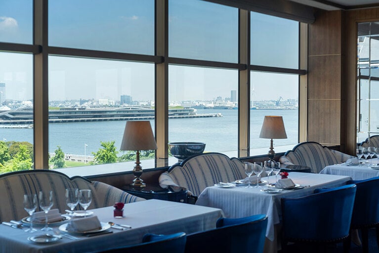 タワー館5階パノラミックレストラン ル・ノルマンディ。