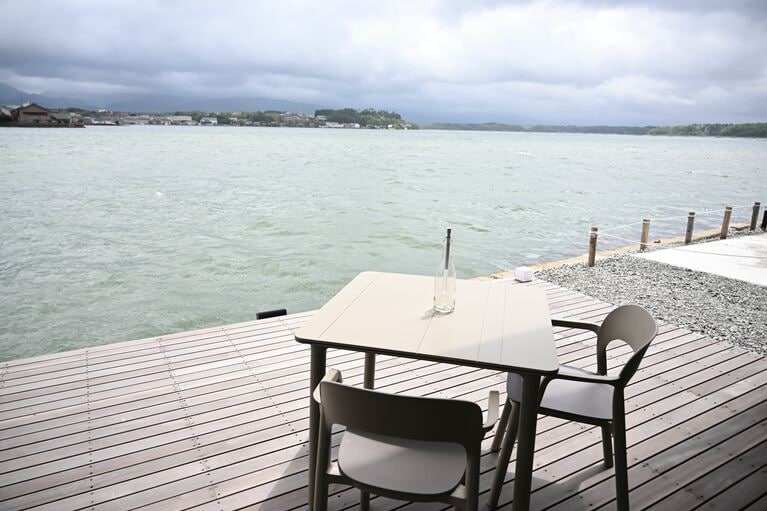 テラスからの眺めは格別。