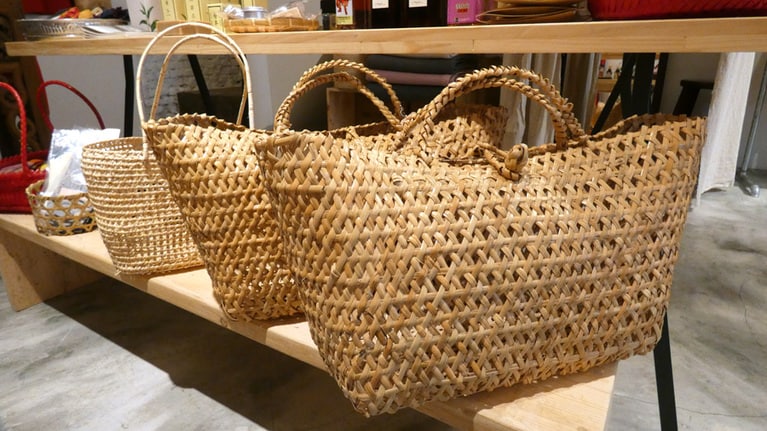 味わい深いカゴ。カゴ好きにはたまりません！