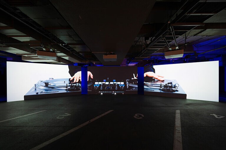 こちらは9月29日(水)までの公開。