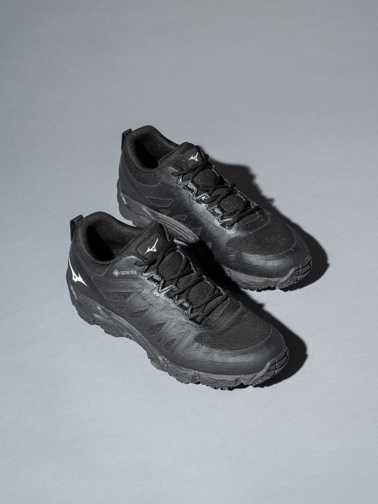 マーガレット・ハウエル×ミズノ“WAVE GAZELLE 3 GTX”／33,000円