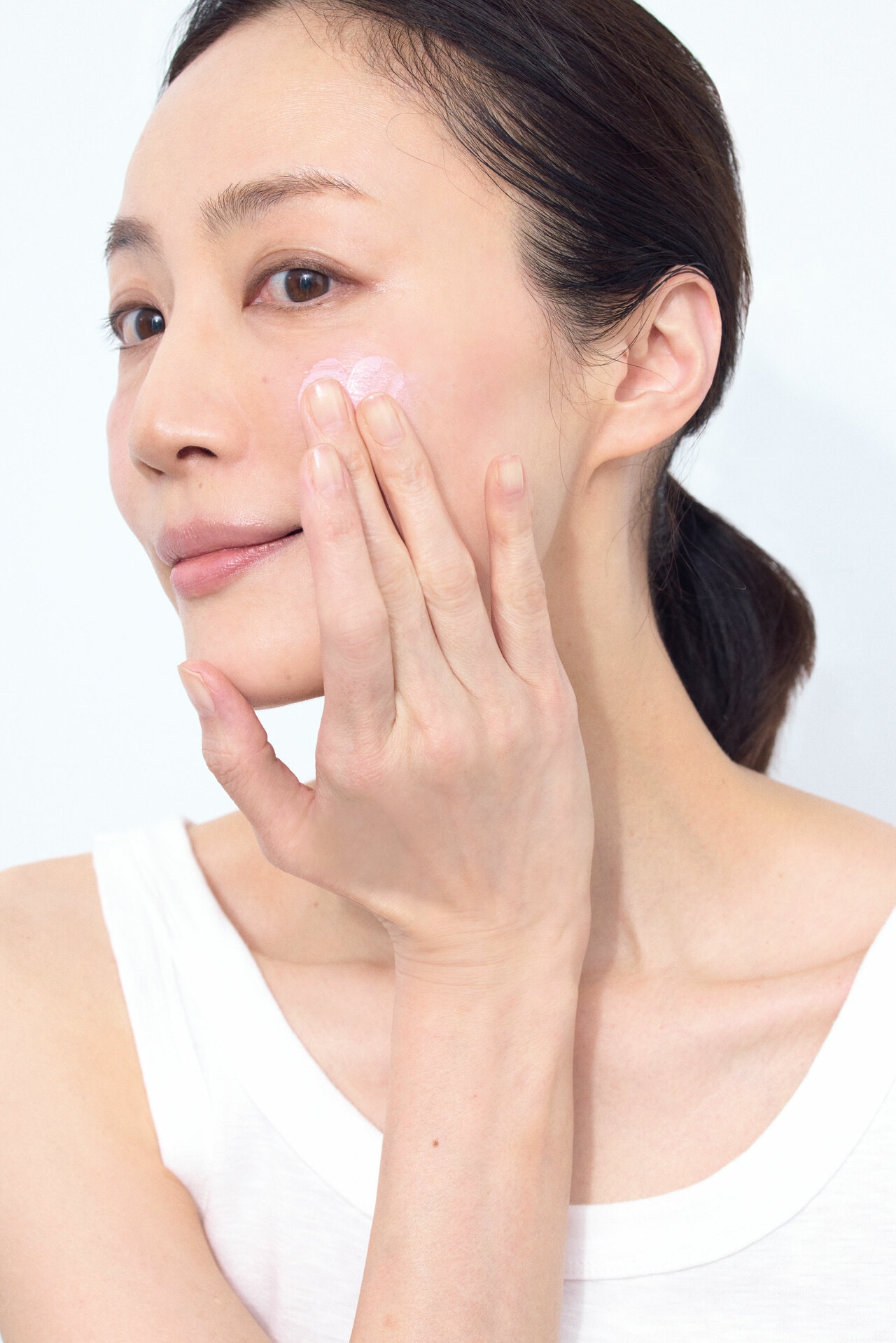【STEP2】パーツごとに塗り広げて塗りムラを予防。