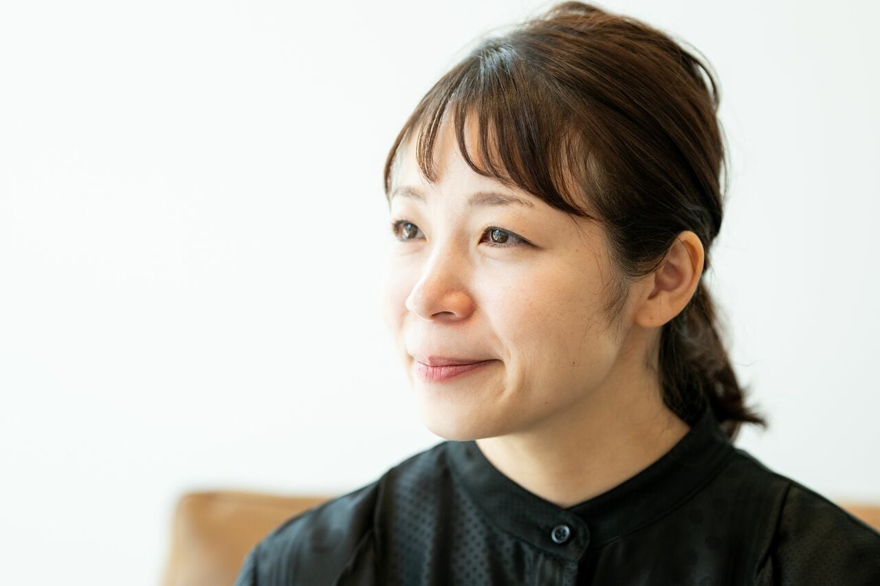 三宅宏実さん。ウエイトリフティング女子48kg級(トータル197kg)と、53kg級(トータル207kg)の2つの日本記録を有する。女子選手として同率歴代最多となる5大会連続での夏季五輪出場を果たし、ロンドンで銀、リオで銅を獲得。2021年の東京五輪後に引退し、現在は指導者として活躍している ©鈴木七絵/文藝春秋