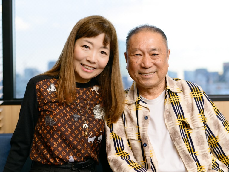 左：ワタナベエンターテインメント代表取締役社長 渡辺ミキさん、右：近田春夫さん。