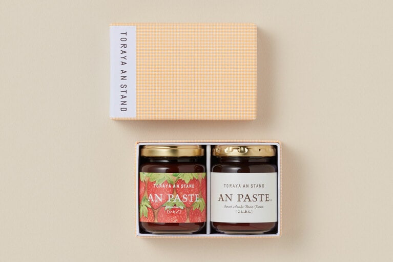 あんペースト 2入（こしあん・いちご） 3,024円。