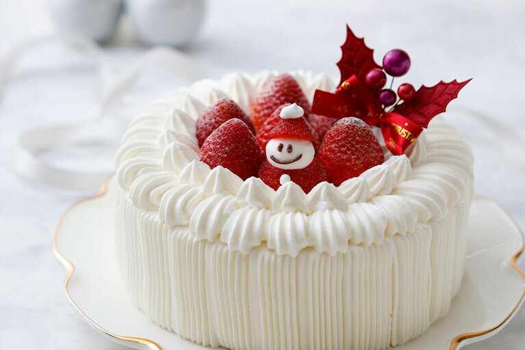 ホテルニューグランド「苺のショートケーキ」(5号：直径15cm／5,400円、7号：直径21cm／11,880円)。