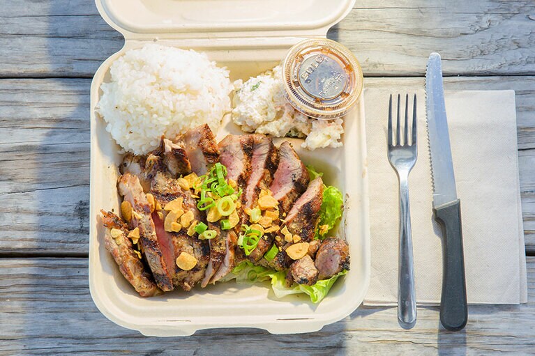 リブ・アイ・ステーキ 18ドル。