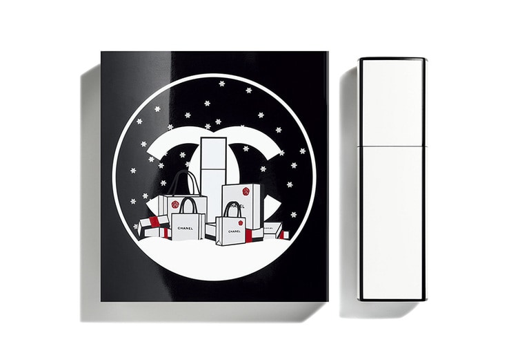 香りを持ち運べるリップサイズのツィスト&スプレイ。CHANEL N°5 L’EAU EAU DE TOILETTE MINI TWIST&SPRAY 7mL 9,000円。