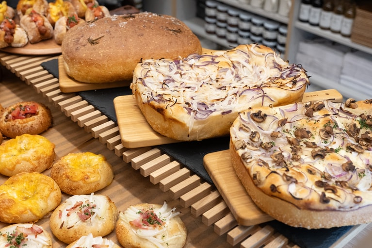 並べられたパン。