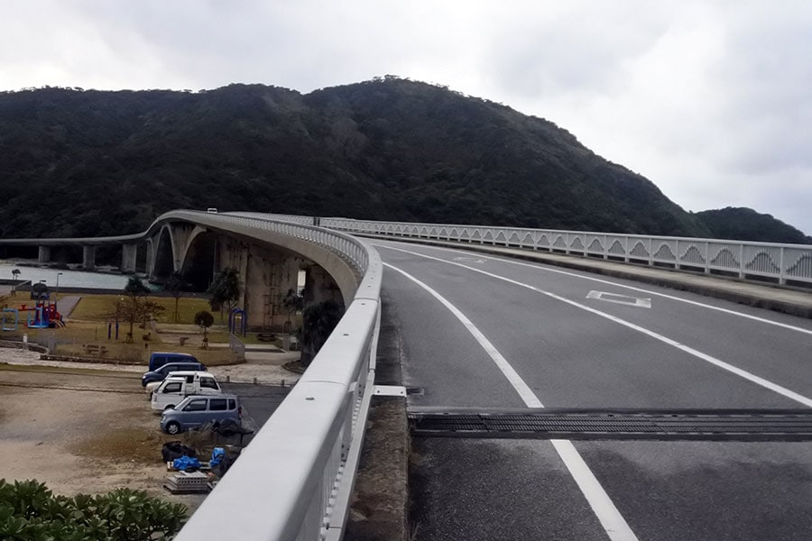 1998年に開通した阿嘉大橋。ケラマジカもこの橋を渡ってやってくるとか!?