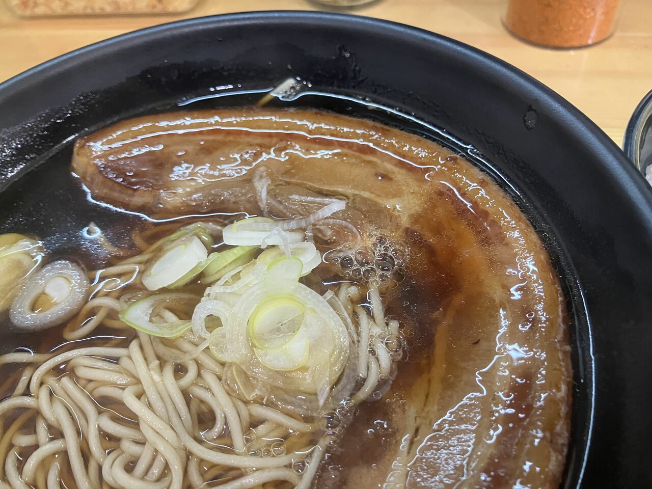 登場した「角煮そば」は圧巻だった