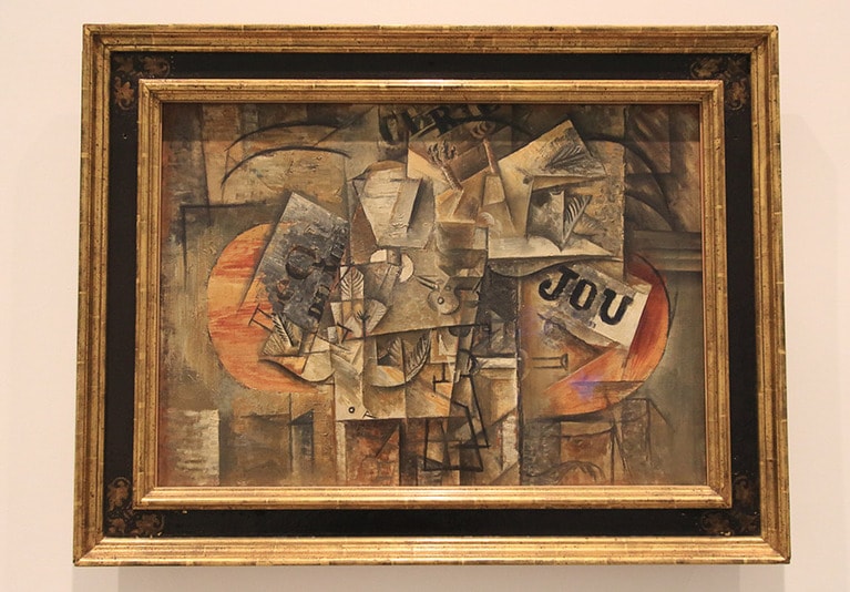 パブロ・ピカソの「静物(死んだ小鳥)」。1912年、立体派という意味のキュビスム後期の作品。造形を一度分解して再構成するという手法で描かれている。