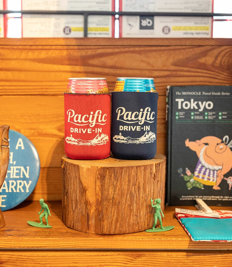 海でも街でも活躍するオリジナルグッズも。