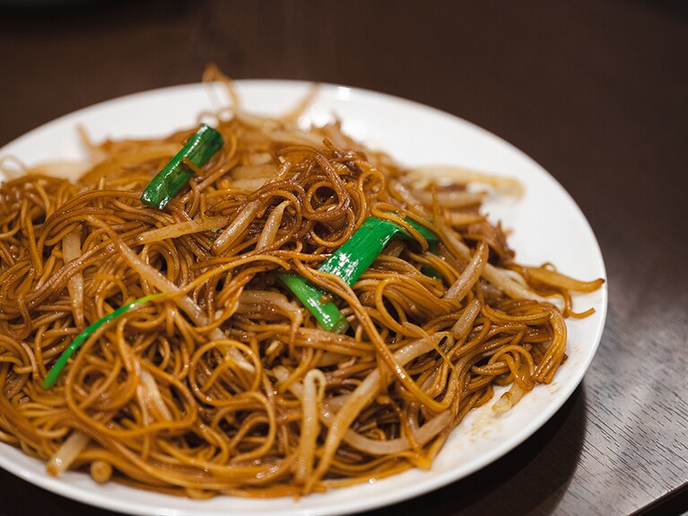 細いのに程よいコシがある、香港でおなじみの乾麺は必食。