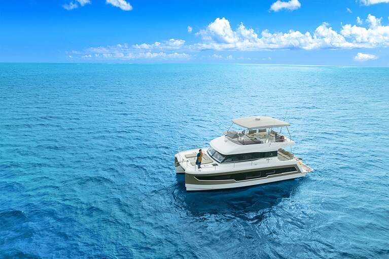 「海風（うみかじ）クルーズチェックイン」1組・4名まで 300,000円（宿泊料別、２週間前までに要予約、2023年6月1日～9月30日）。