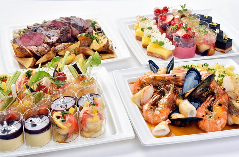 春のパーティーセット松セット 4,000円、竹セット 6,000円、梅セット 8,000円。