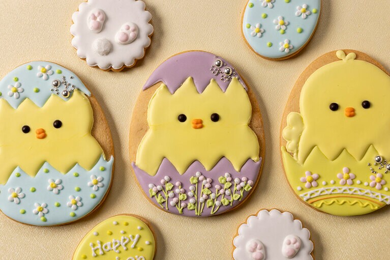 「イースターアイシングクッキー」1セット（小4枚、大1枚）2,000円。小4枚のデザインはランダム。